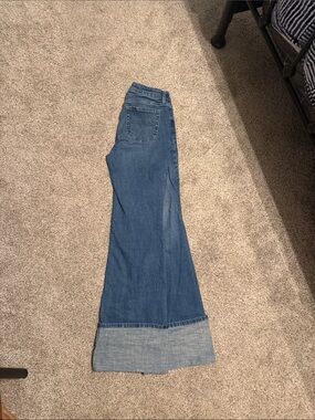 Shyanne Two-Tone Cuffed Wide-Leg Jeans - Blue